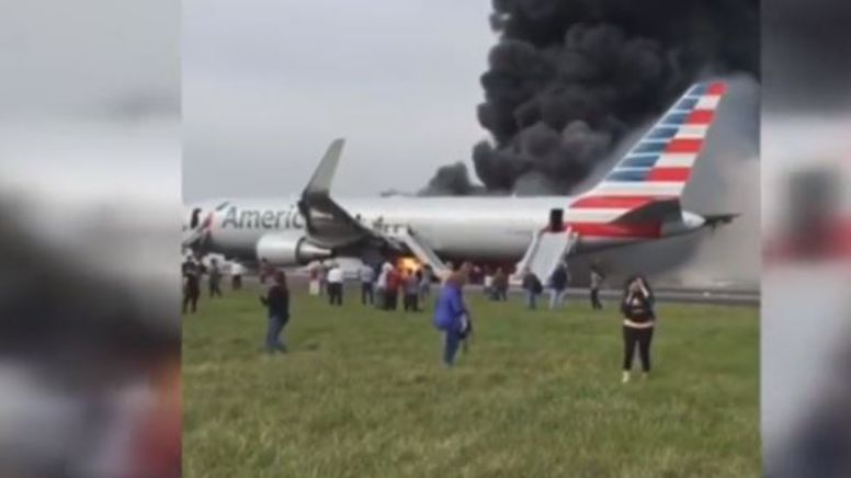 Video: Ocho heridos y más de 170 evacuados durante el incendio de un avión en Chicago