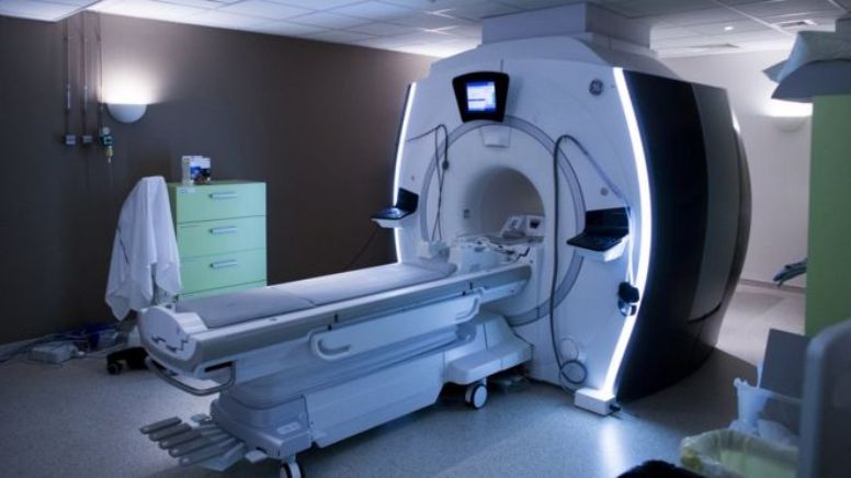 Hombre muere en un hospital tras ser absorbido por una máquina de resonancia magnética