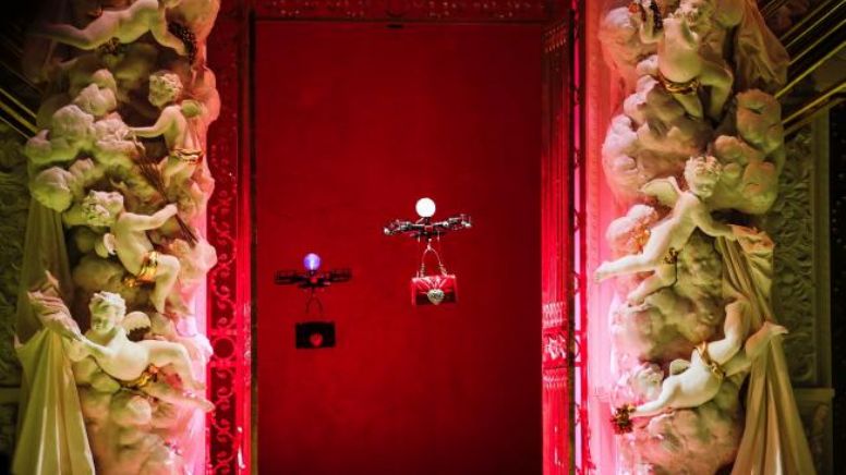 ¿Apuesta millennial? Dolce Gabbana sustituye modelos por drones