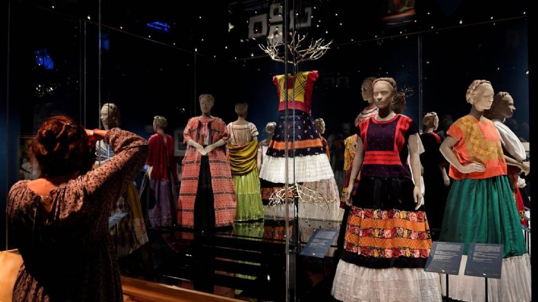 Los vestidos que forjaron el mito de Frida Kahlo