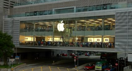 Apple alcanza el billón de dólares de valoración bursátil