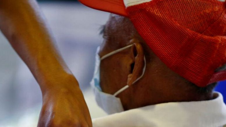 COVID 19: Luis Enrique pierde vista de su ojo izquierdo y a familia 