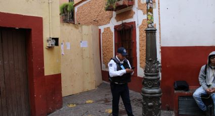 Callejón del Beso clausurado: El Gobierno Municipal colocó vallas en ambos costados