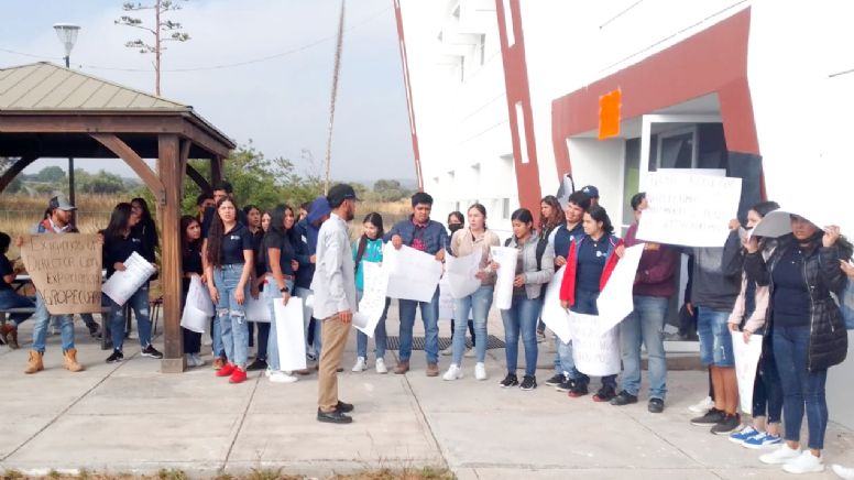 Se suman alumnos del TecNM de Apaseo el Alto a protesta de campus Roque de Celaya
