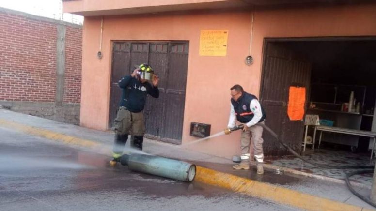 Incendio en Pénjamo: Fuga de gas provoca incendio que devora negocio de comida en colonia Juárez