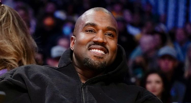 Kanye West es suspendido por Twitter, por incitar a la violencia: 'amo a Hitler'
