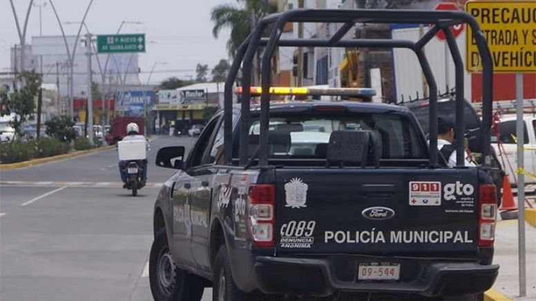 Asalto en Irapuato: Entran ladrones a oficinas del IMSS y se llevan relojes, carteras y celulares