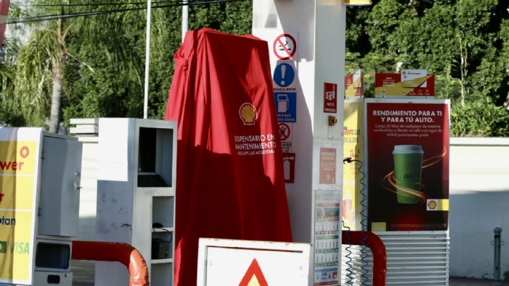 Ricardo Sheffield balconea gasolinera de León por no entregar litros de a litro