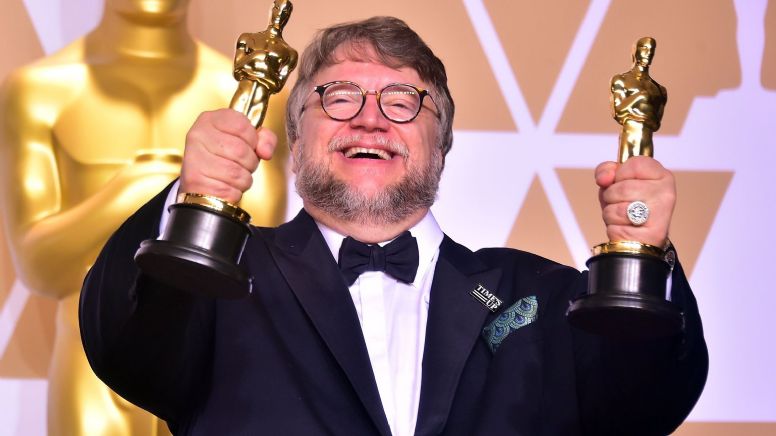 Guillermo del Toro logra 4 nominaciones al Óscar con "El callejón de las almas pérdidas"