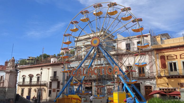 Rueda de la fortuna Guanajuato capital: Colocan juego mecánico sin permiso del INAH