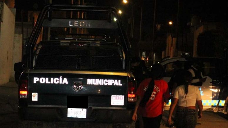 León: Investigan a dos policías por quitar medidor de luz a casa de Hacienda Los Otates