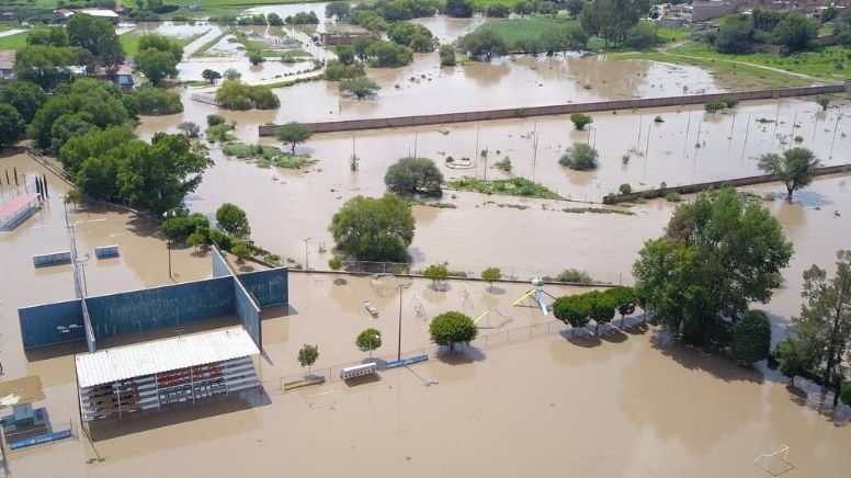 Lluvias en Jalisco provocan el desbordamiento del Río San Miguel en San Miguel el Alto por lo que evacúan a pobladores 
