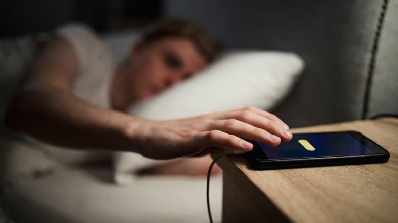 Higiene de sueño ¿Postergar tu despertador unos minutos ayuda o perjudica tu sueño?