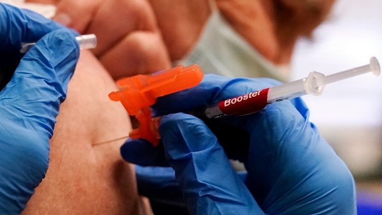 COVID en EU: autorizan refuerzos de vacunas actualizadas contra nuevas variantes como Ómicron