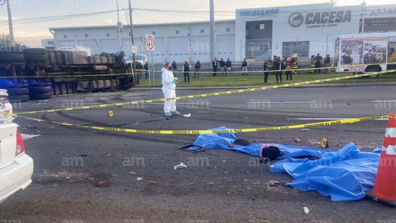 Accidente en León: Choque entre camión de pasajeros y tráiler en carretera Silao, en Santa Ana del Conde