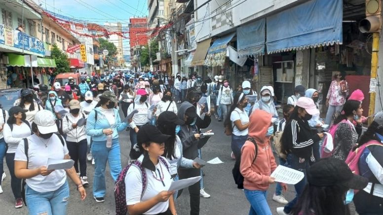 Normalistas de Ayotzinapa: Protestan normalistas por los 43 de Ayotzinapa