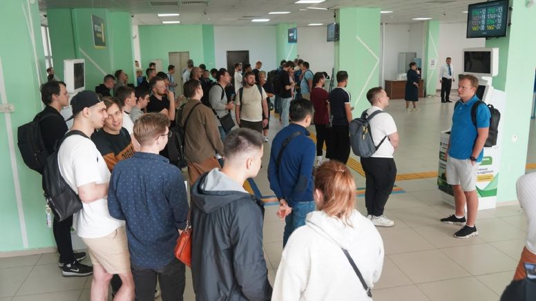 Guerra en Ucrania: Huyen a Kazajistán 98 mil rusos para evadir la movilización