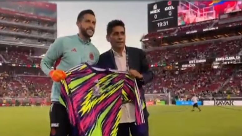 Selección Mexicana: Jorge Campos recibe jersey en su honor previo a partido