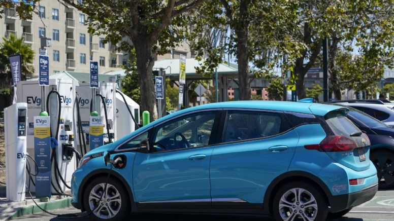 Luego de 4 años con incremento en compra de vehículos eléctricos hubo una caída