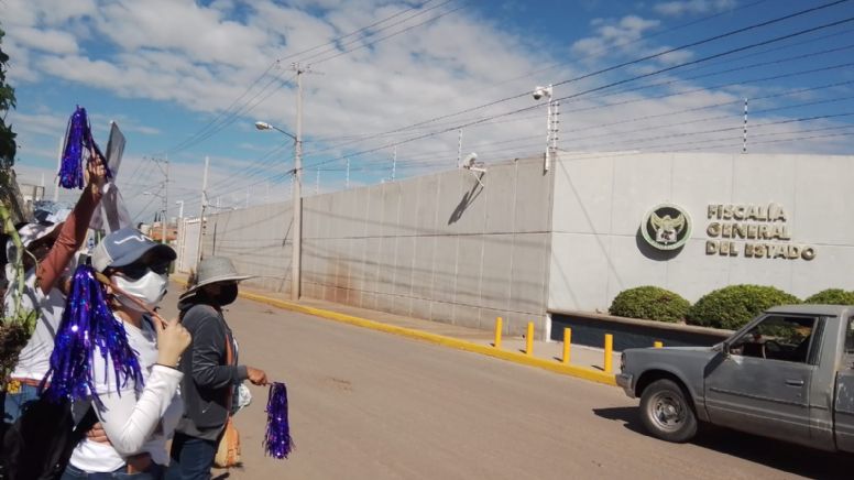Guanajuato: familiares y amigos de Aurora Abigail se manifestaron afuera de la Fiscalía General de Guanajuato