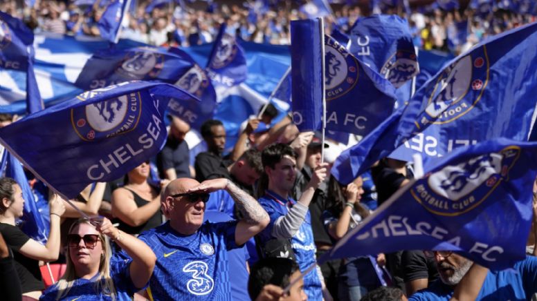 Aficionados del Chelsea celebran decisión de FA de castigar a rivales por ‘cántico homofóbico’