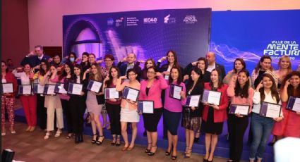 Guanajuato: Se gradúan 30 emprendedoras de Womentefactura