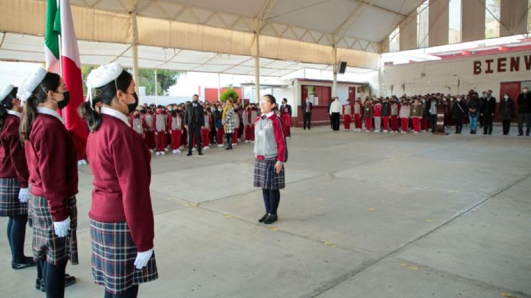 Adormilados y abrigados, así volvieron a clases estudiantes de Hidalgo