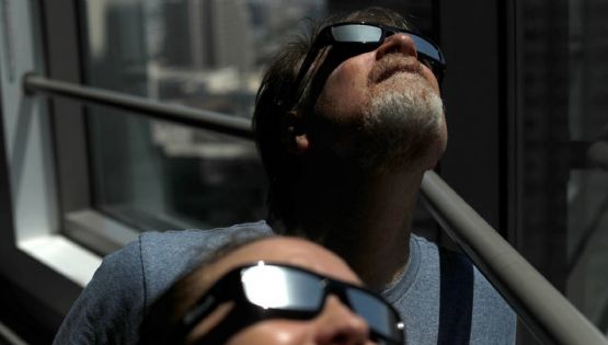 ¡No mires directo al eclipse! Aquí te decimos por qué y unas alternativas para que no te lo pierdas