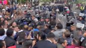 A empujones y escudazos granaderos se enfrentan con trabajadores del Poder Judicial en la CDMX