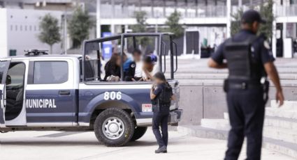 Los suben a la patrulla por pedir dinero dizque para ONG animalista en León