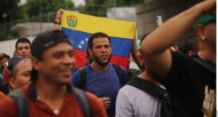 Rebasan venezolanos a mexicanos en cruces a EU 