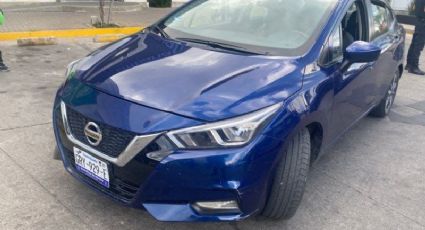 Detienen a conductor de taxi ejecutivo por 'sacarle la fusca' a chofer de camión en León