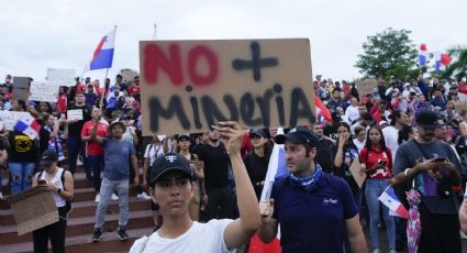Marchan miles de panameños hacia la presidencia en contra de contrato minero