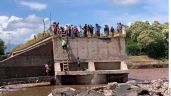 Huracán 'Otis': Claman por ayuda en Ajuchitlán; escalera de madera es pieza clave para buscar comida y agua
