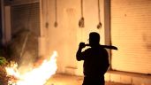 Escenas apocalípticas: Acapulqueños blindan sus casas contra saqueos con fuego y machetes