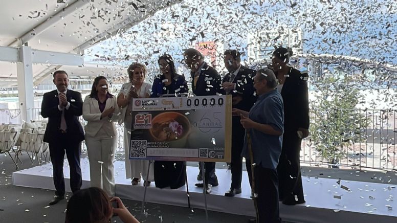 ‘Sopa de capón, premio mayor, premio mayor’, conmemoran aniversario de Canirac Guanajuato con billete de la Lotería Nacional