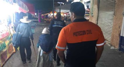 Pareja de adultos mayores pierde último camión de San Pancho a León y policías los llevan hasta su casa