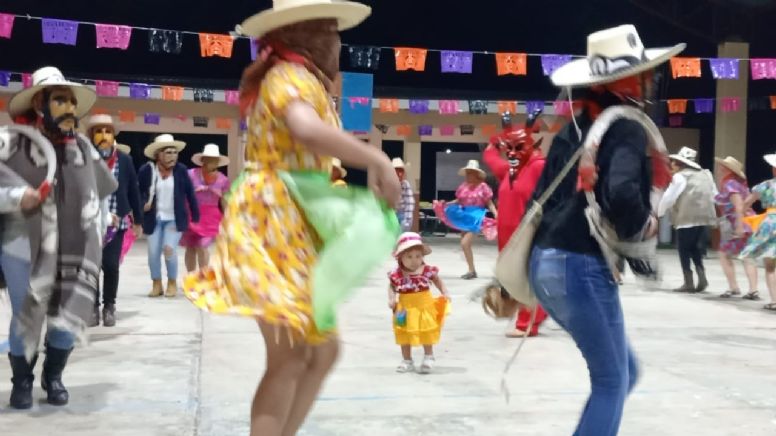 Contra la discriminación, las mujeres danzantes de Colalambre en Huejutla
