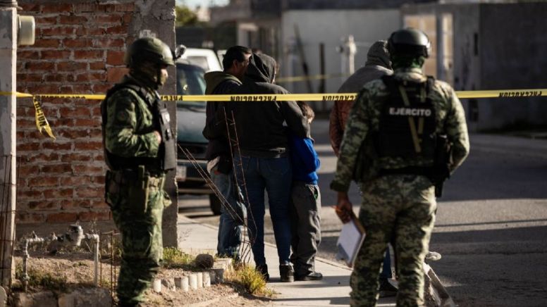 Feminicidio en Sonora: Hombre asesina a su esposa tras revisarle el celular y después se quita la vida