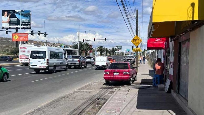 Estudian ajustes en cruce semaforizado de Paseo Solidaridad y Cuarto Cinturón Vial de Irapuato