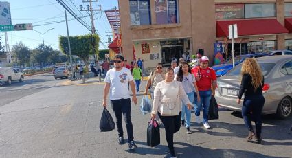 Aprovechan turistas el ‘puente’ para realizar compras en León