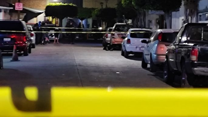 Dos jóvenes asesinan a hombre de al menos 10 disparos en Irapuato