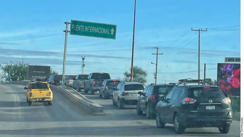 Saturan cruces fronterizos en Tamaulipas por 'Viernes Negro'