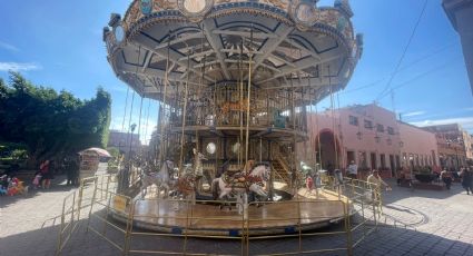 FOTOS | Instalan Carrusel Retro Gigante en el Jardín Principal de Celaya