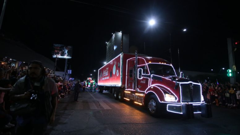 León se detiene por la Caravana Navideña Coca-Cola