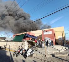 Arrasa voraz incendio con Mercado Hidalgo en San Luis de la Paz