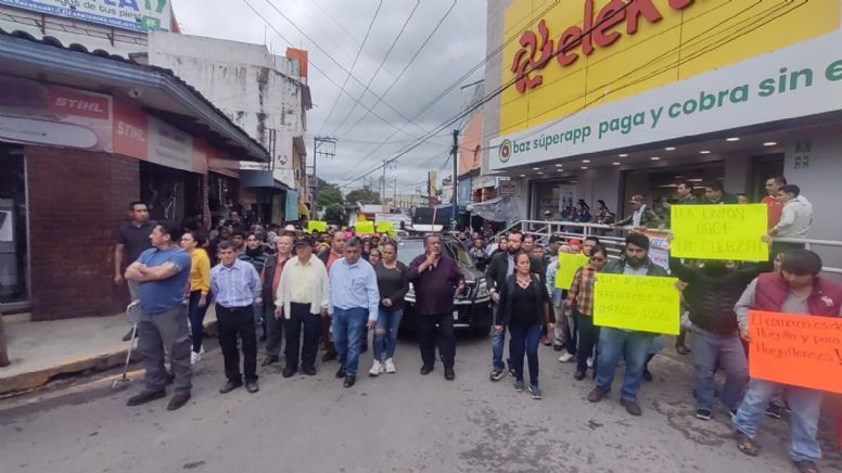 Continúa protesta de comerciantes de Huejutla contra tiendas chinas