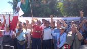 Marchan afectados de Acapulco a Palacio por auxilio