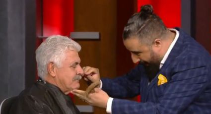 ‘Tuca’ Ferretti cumple apuesta y Álvaro Morales le quita el bigote