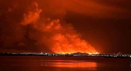 Sorprende fuerte erupción volcánica en Islandia; habitantes graban el espectáculo durante emergencia